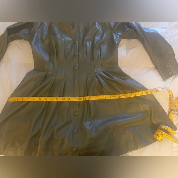 - Veronica Beard Ameeta Dress in Stone Army- faux leather size 14 - Picture 16 of 16